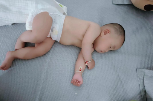 新疆宝宝短发型女
